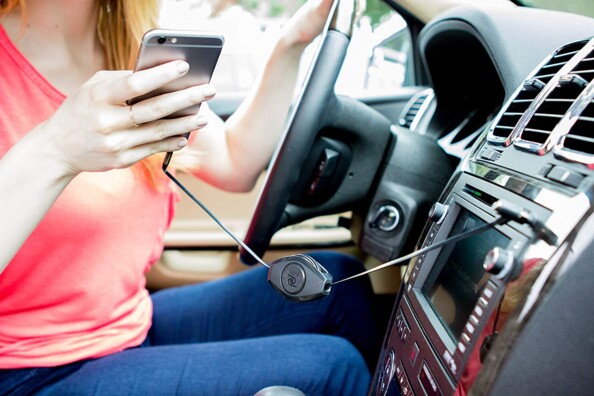 Einziehbares Klinkenkabel mit integriertem Mikrofon