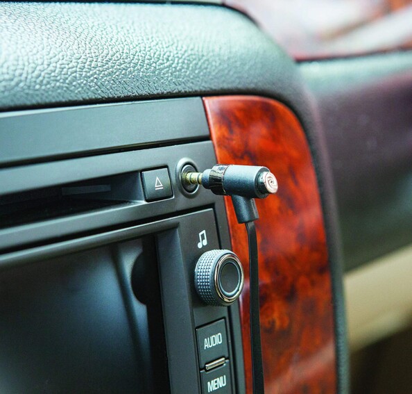 Einziehbares Klinkenkabel mit integriertem Mikrofon