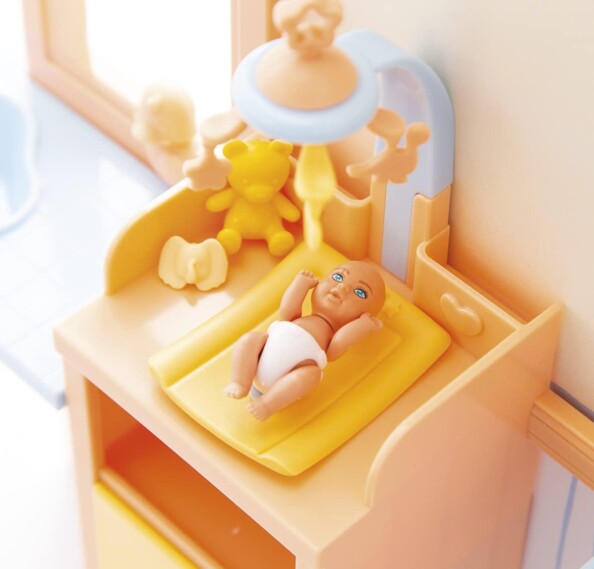 Steffi-Puppe mit Überraschungsbaby