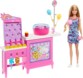 Barbie-Puppe mit Kiosk und Zuckerwattenstand